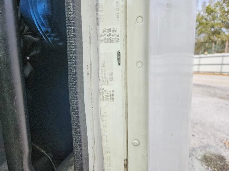 2006 Freightliner Columbia 120 Semi Truck