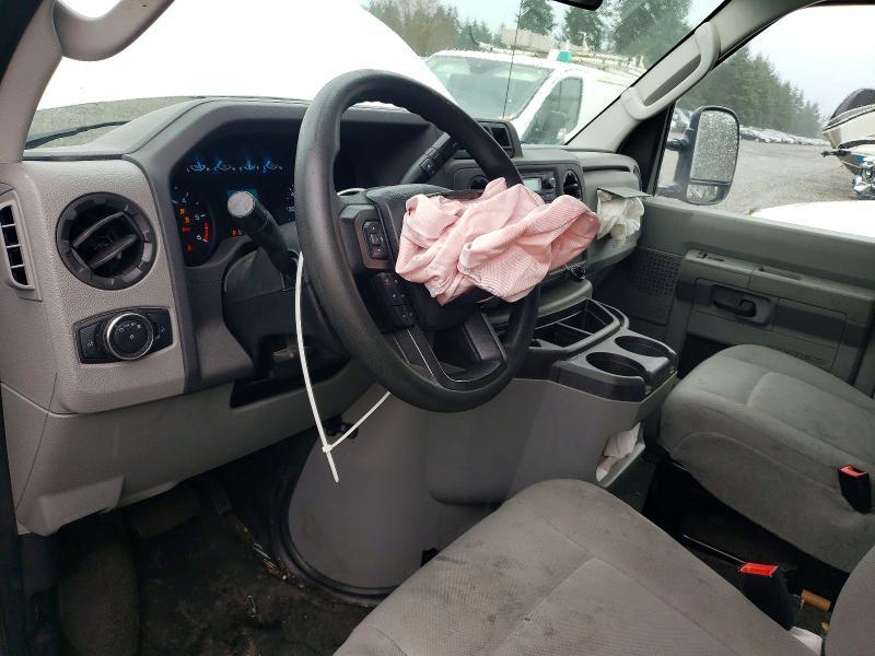 2022 Ford E450 box Truck