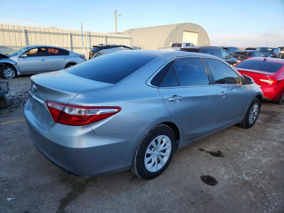 2016 Toyota Camry le