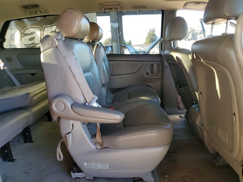 2004 Toyota Sienna xle Limited 7-passenger