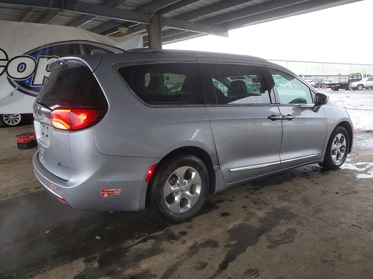 2018 Chrysler Pacifica Hybrid Limited