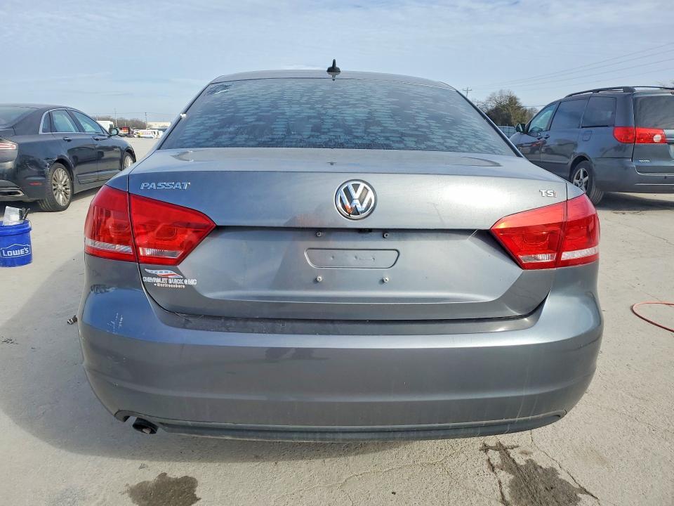 2015 Volkswagen Passat s