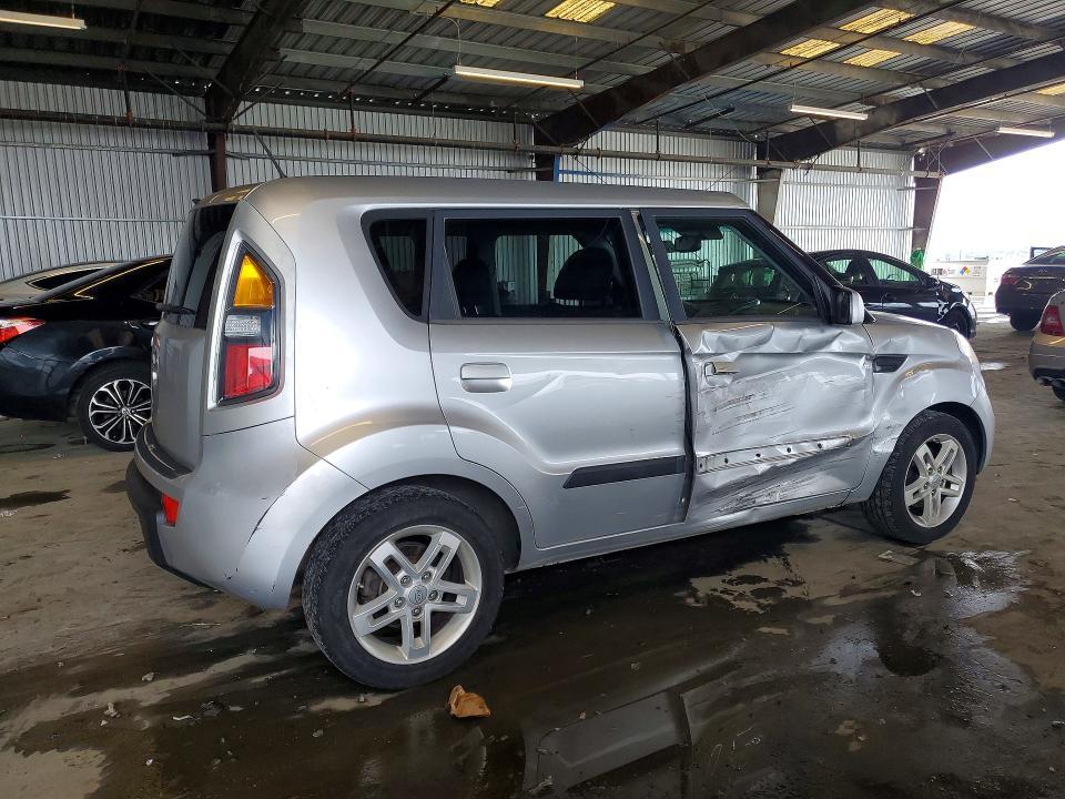 2010 KIA Soul +