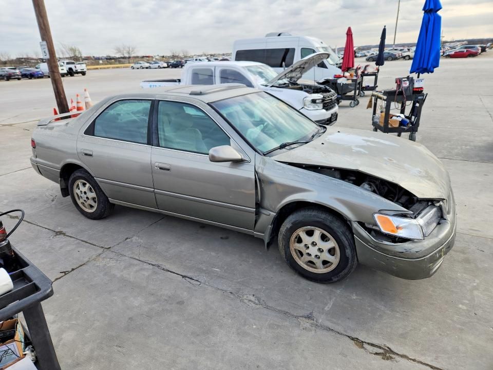 1999 Toyota Camry le