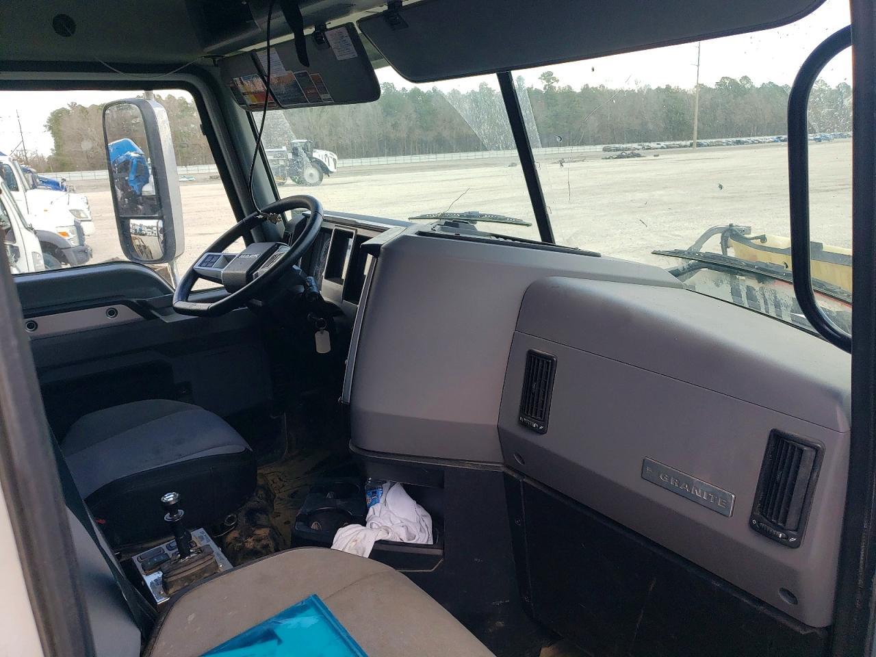 2025 Mack GR84F Dump Truck