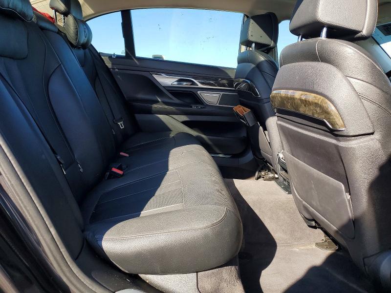 2016 BMW 740 i