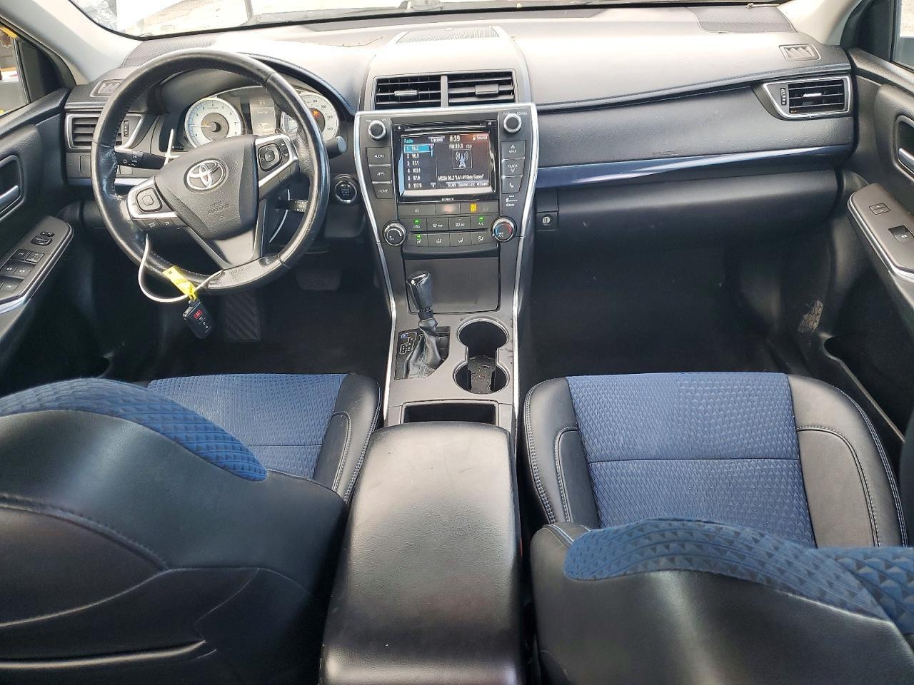 2016 Toyota Camry le