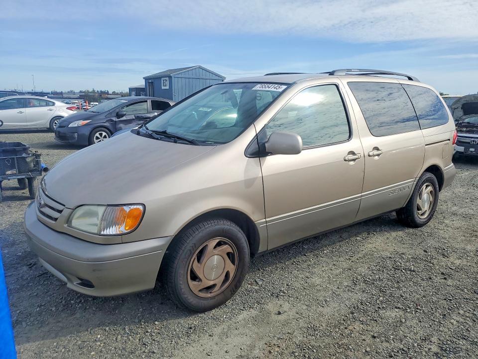 2003 Toyota Sienna le
