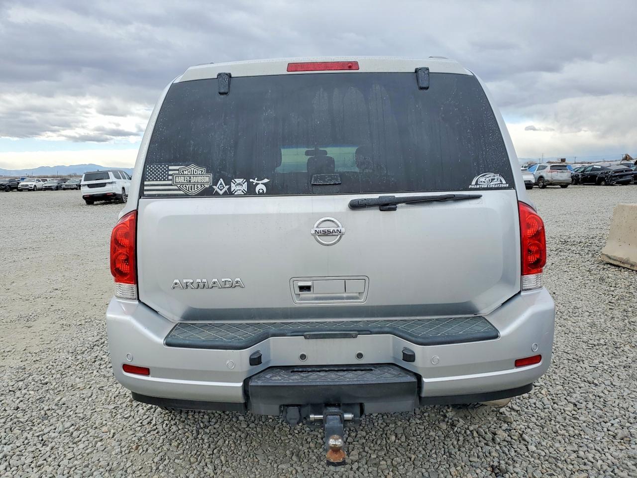 2011 Nissan Armada sv