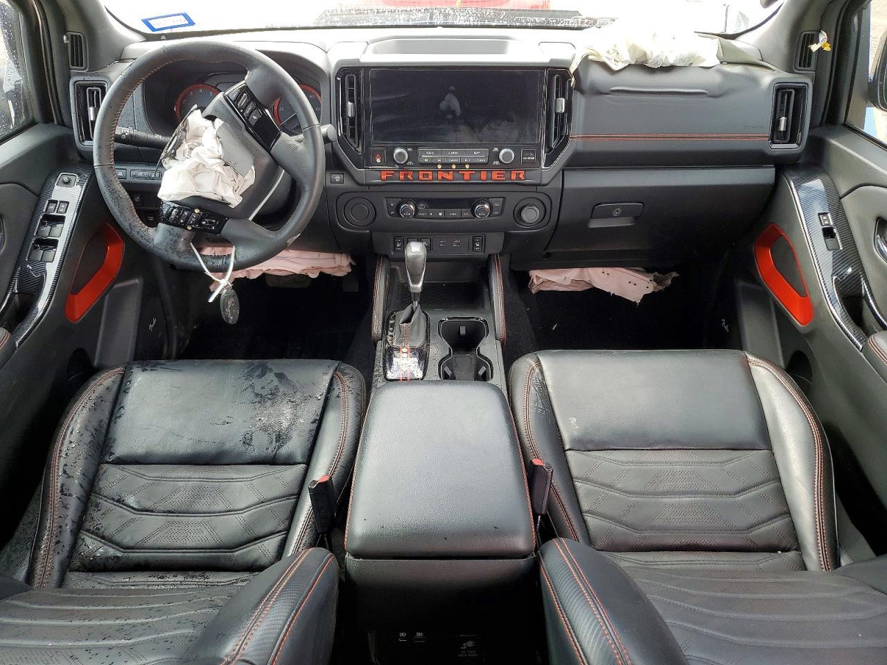 2025 Nissan Frontier s
