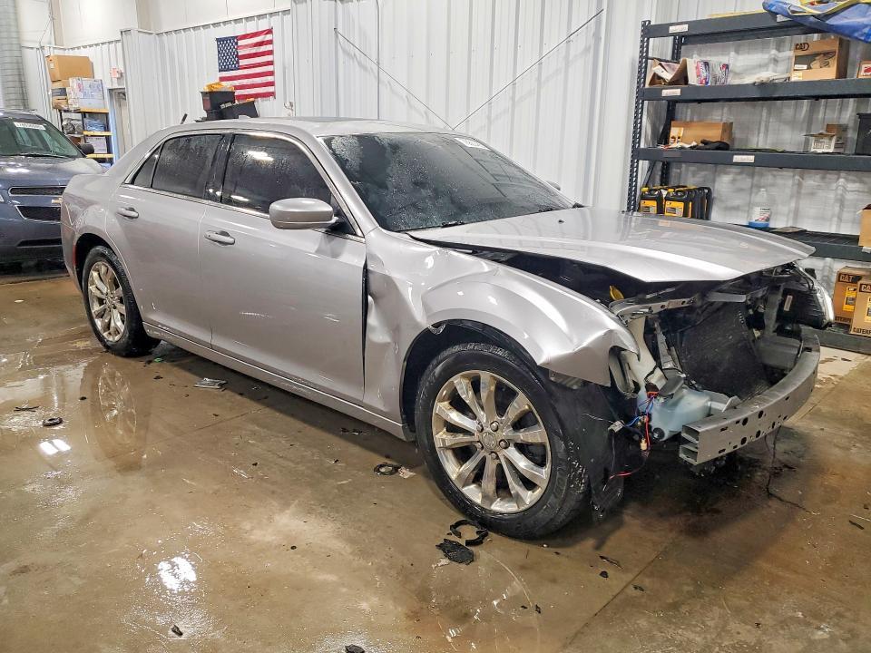 2016 Chrysler 300 Limited