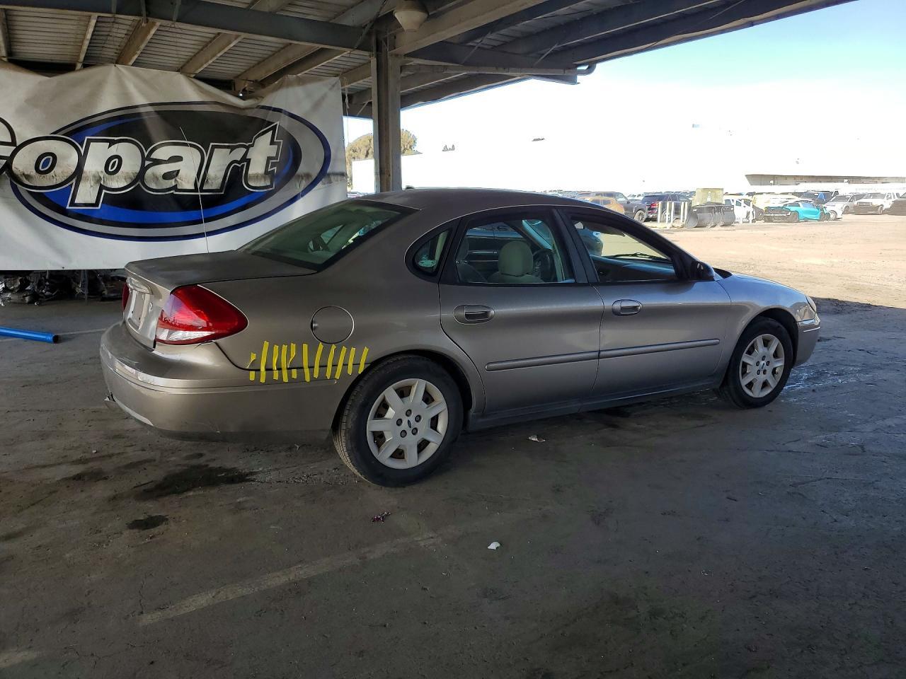 2004 Ford Taurus lx