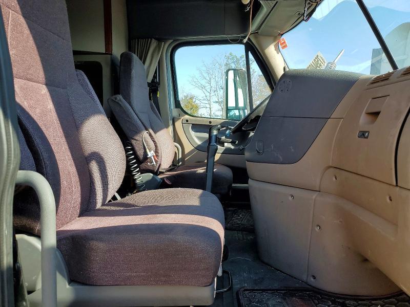 2020 Freightliner Cascadia Semi Truck