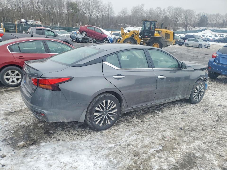 2024 Nissan Altima sv
