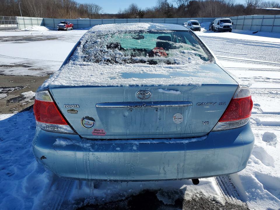 2005 Toyota Camry le