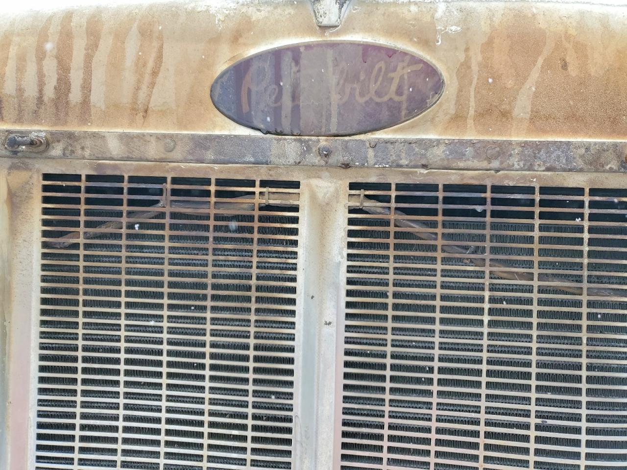 2001 Peterbilt 357