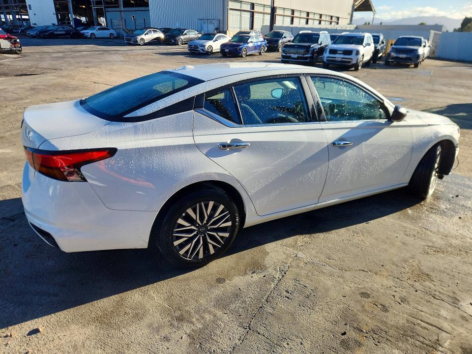 2025 Nissan Altima 2.5 sv