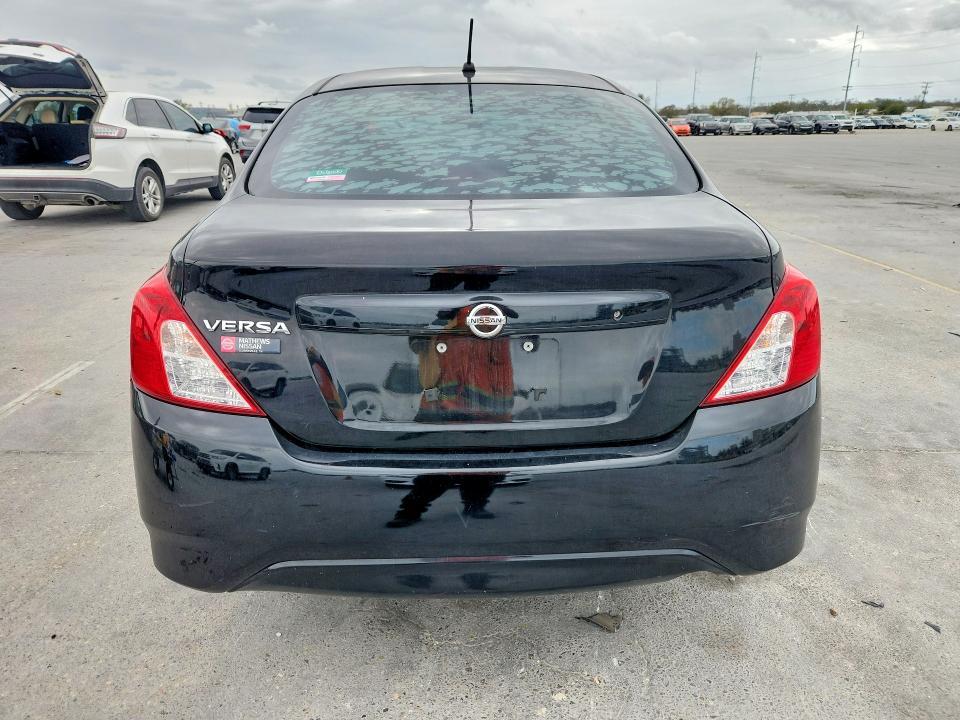 2016 Nissan Versa 1.6 s