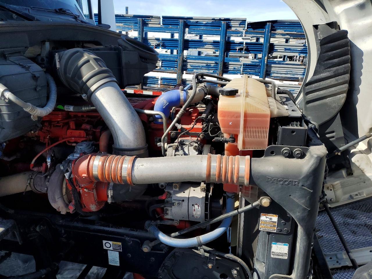 2016 Kenworth T680 Semi Truck