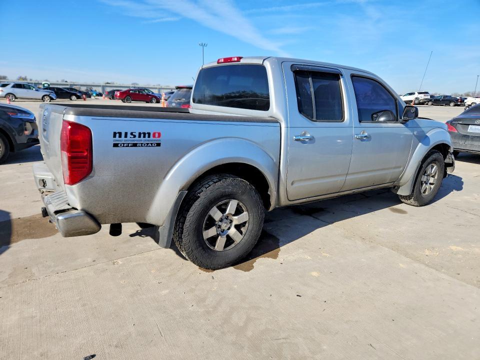 2008 Nissan Frontier Crew cab le