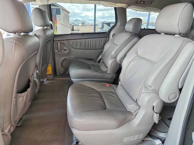 2004 Toyota Sienna xle