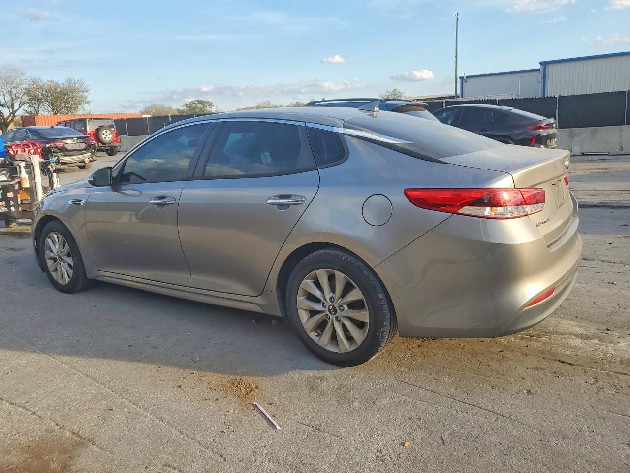2017 KIA Optima lx