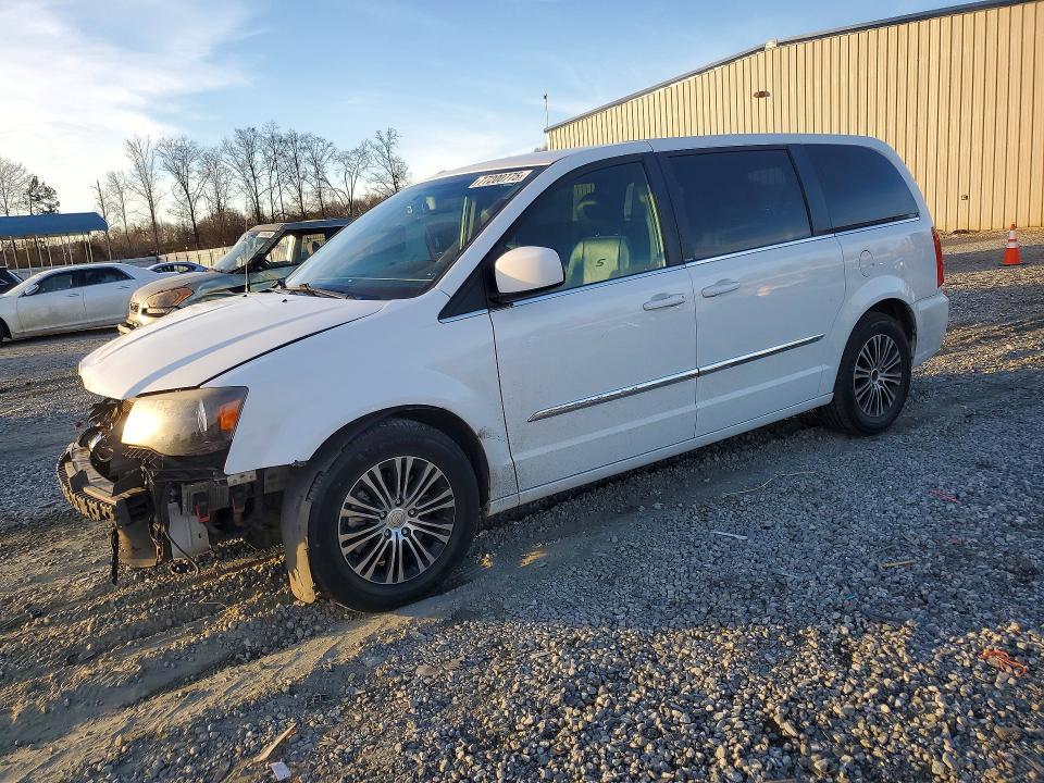 2014 Chrysler Town & Country s