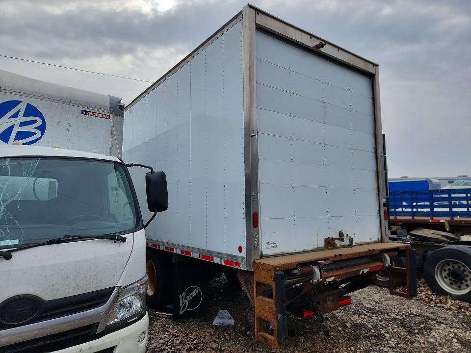 2016 Freightliner Business Class M2 BOX Truck