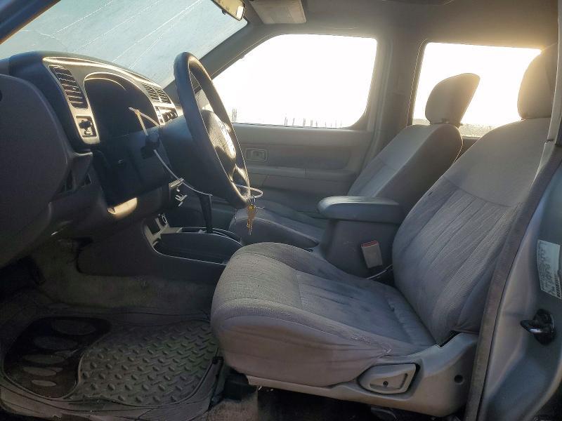 2000 Nissan Frontier Crew Cab XE