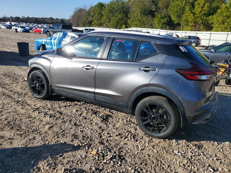 2021 Nissan Kicks sv