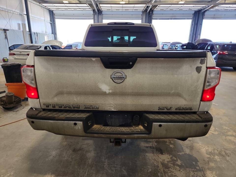 2017 Nissan Titan xd sv