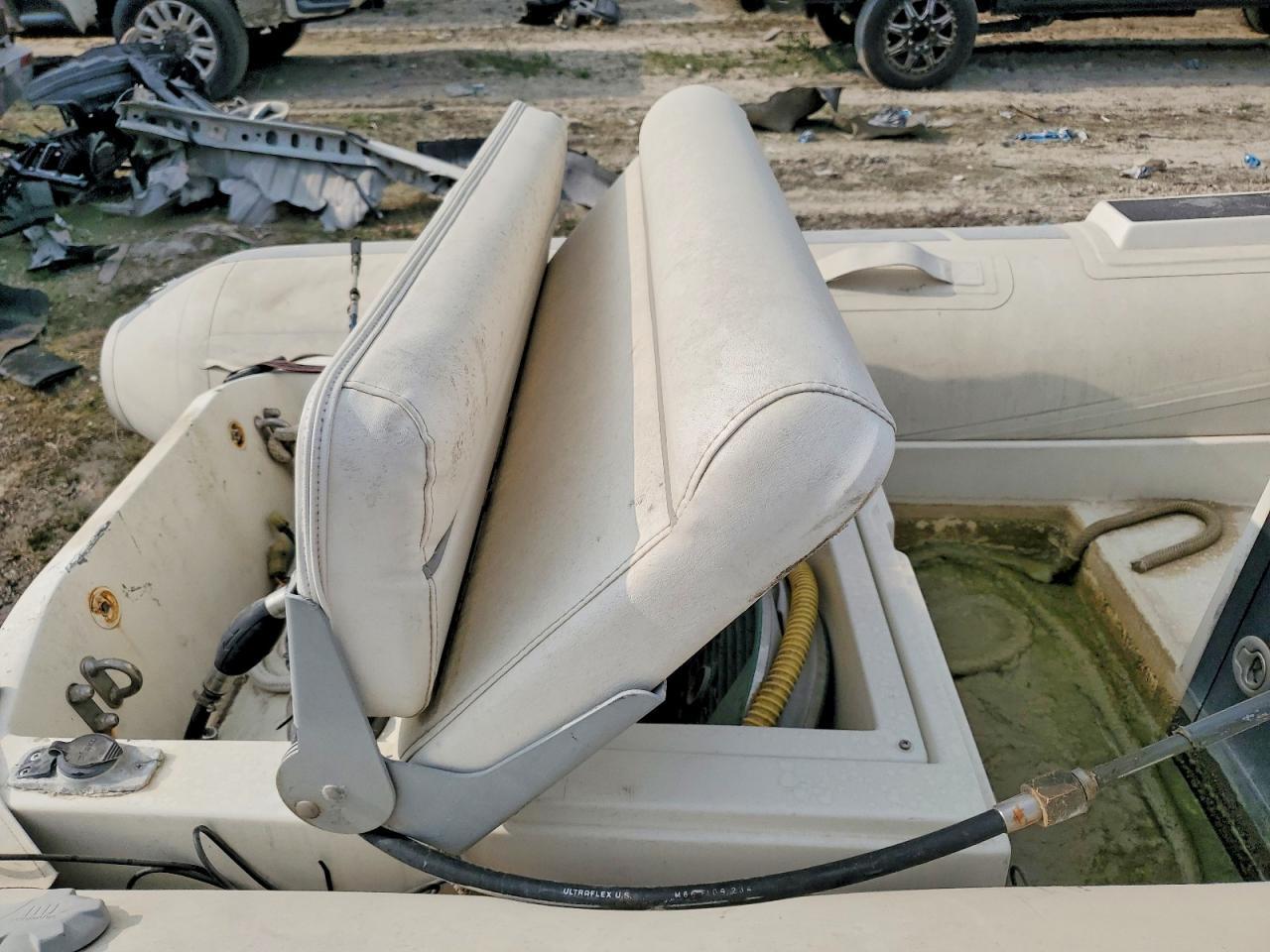 2004 Novurania Of America DL 335