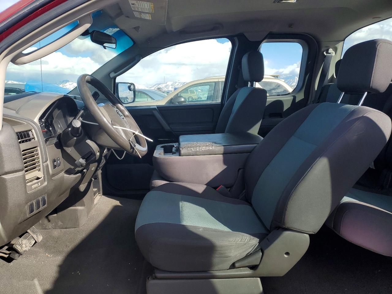 2004 Nissan Titan xe