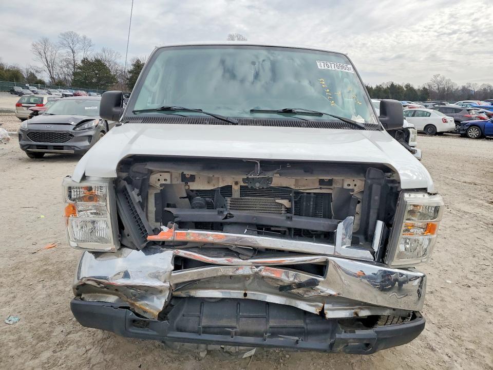 2013 Ford Econoline E350 Super Duty Wagon