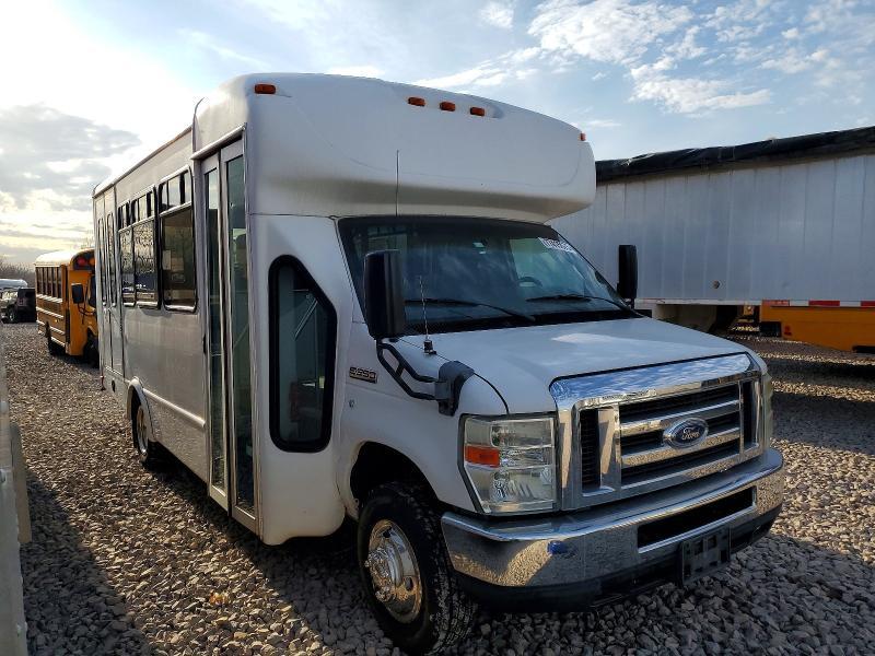 2012 Ford Econoline E350 Super Duty Cutaway Van