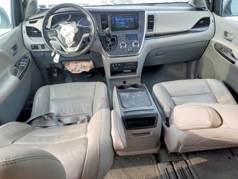 2015 Toyota Sienna xle