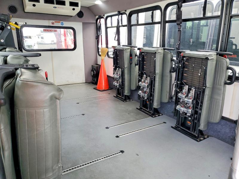 2017 Ford Econoline E450 Super Duty Cutaway van