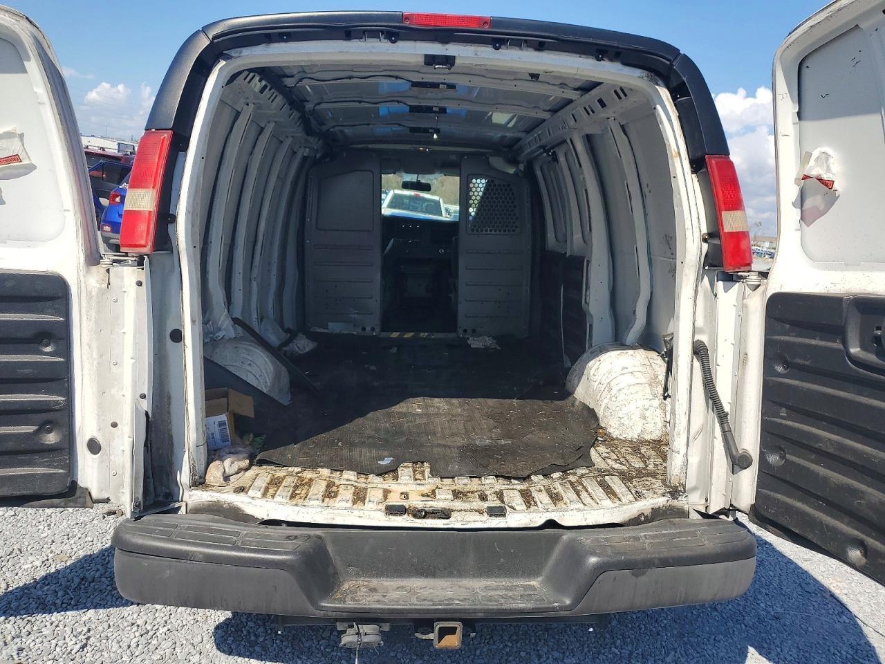 2017 Chevrolet Express 2500 Cargo Delivery van