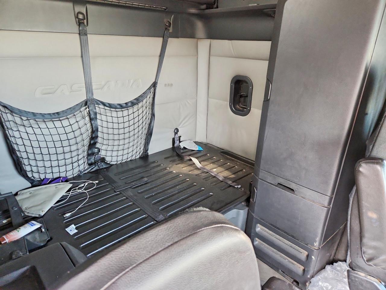 2021 Freightliner Cascadia 126 Semi Truck