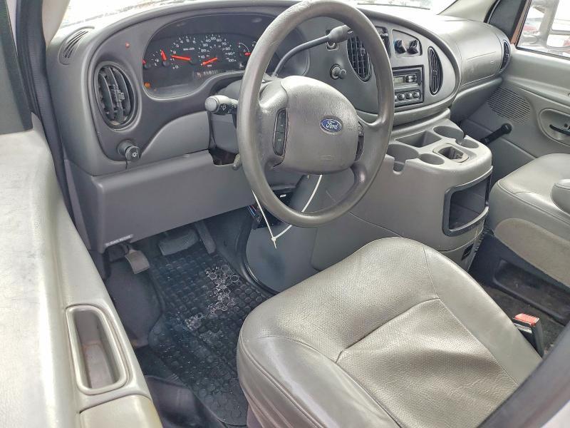 2005 Ford Econoline E350 Super Duty Cutaway van