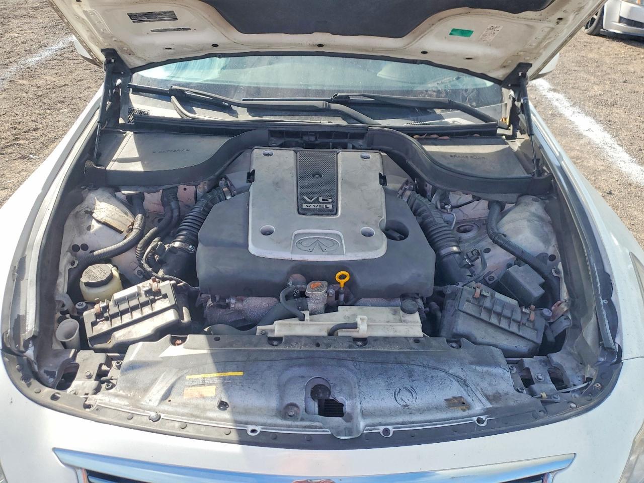 2015 Infiniti Q40