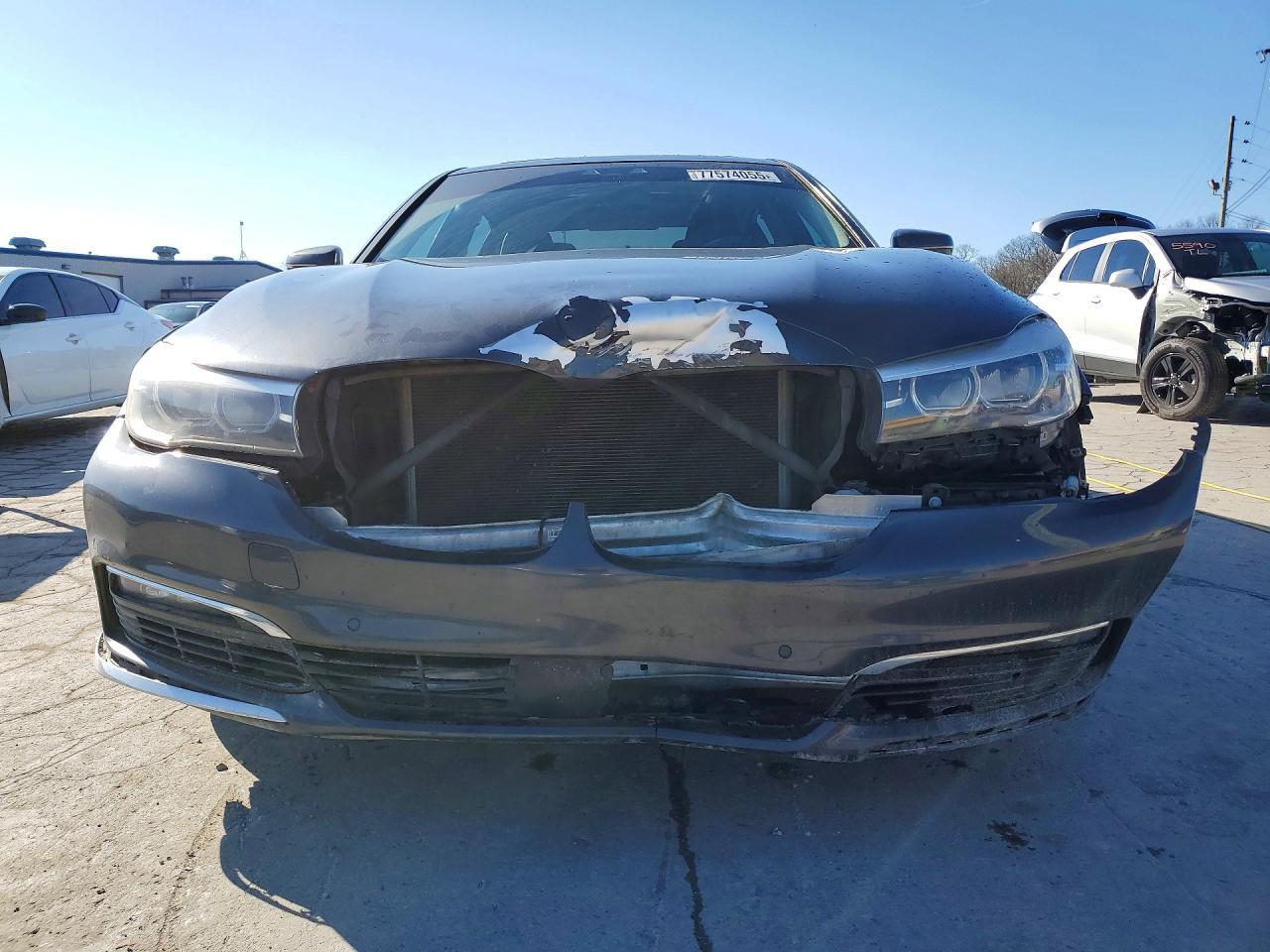 2016 BMW 740 i