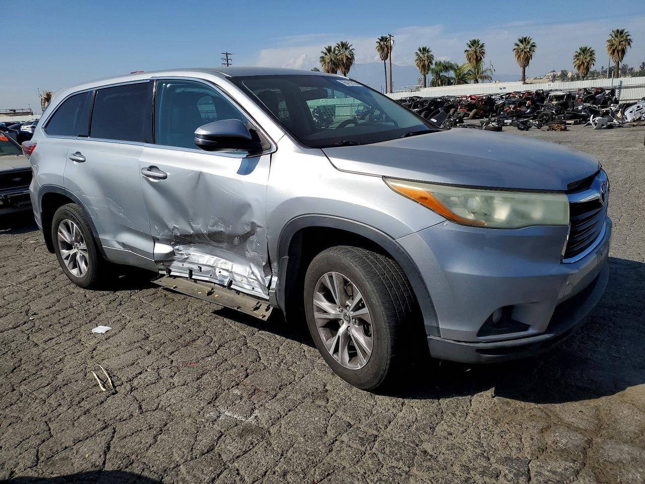 2016 Toyota Highlander le