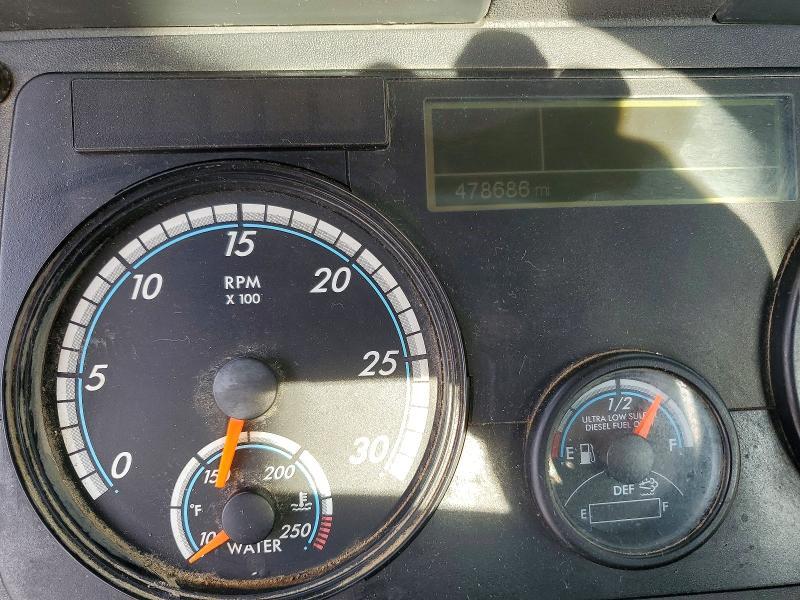 2016 Freightliner Cascadia 125 Semi Truck