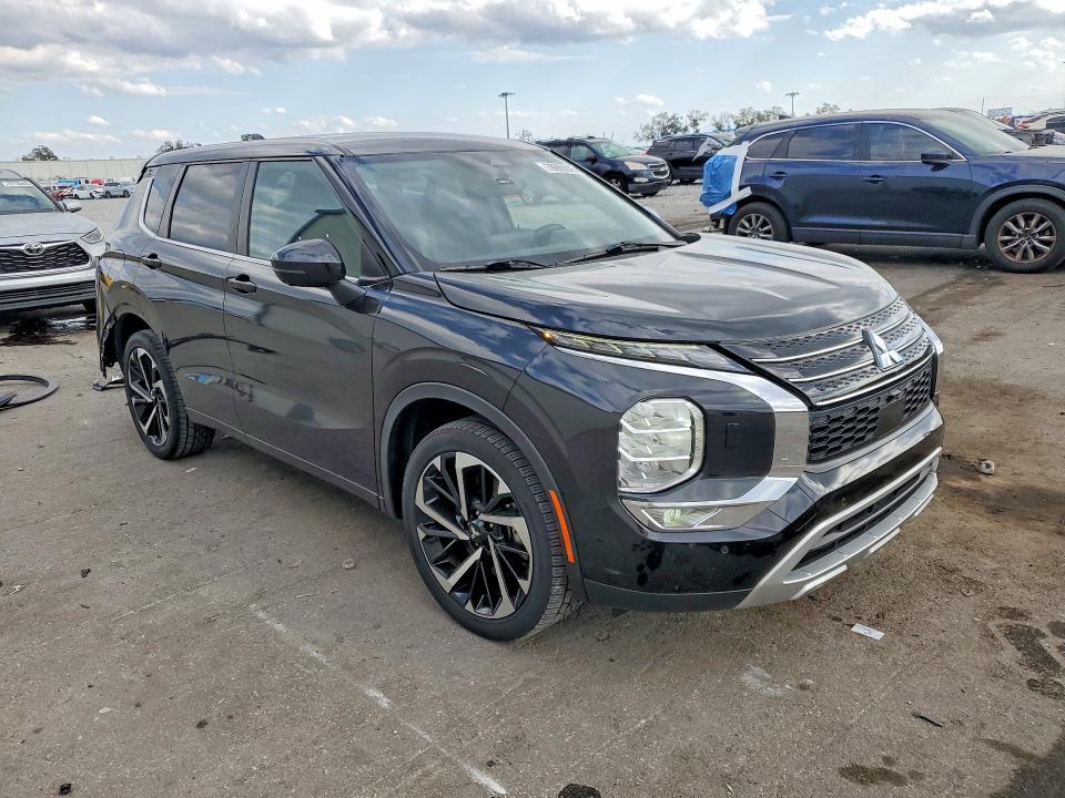 2022 Mitsubishi Outlander se