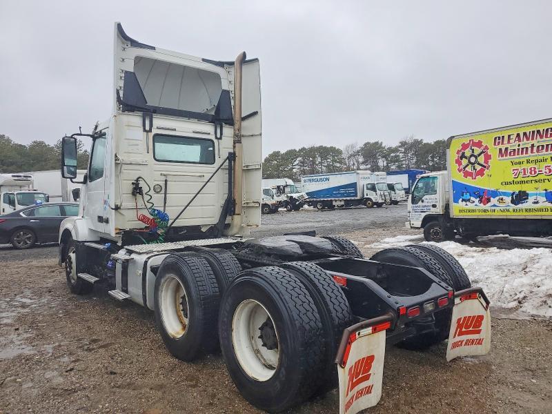 2013 Volvo Vnl Semi Truck