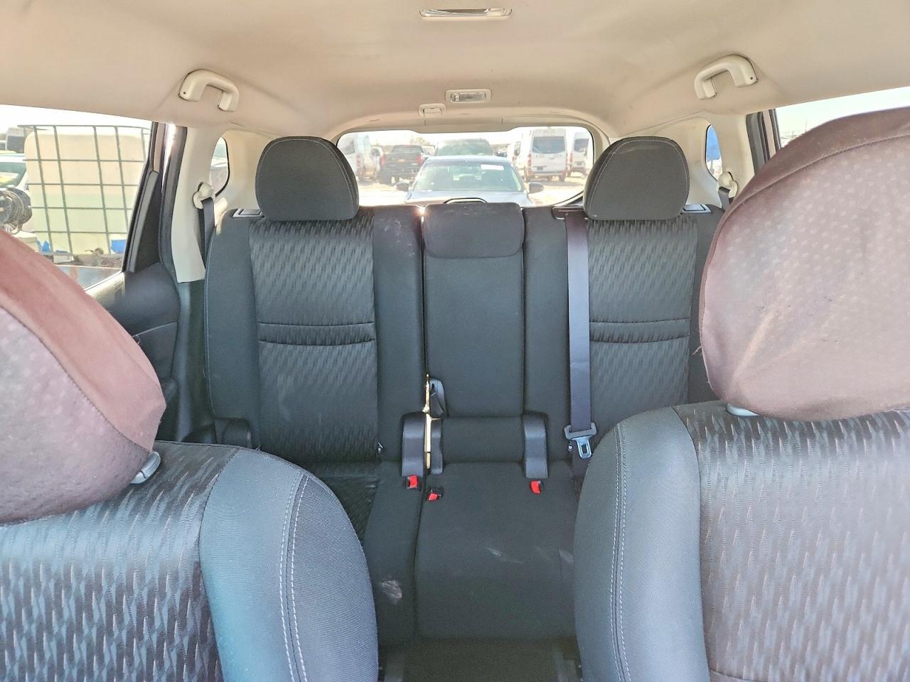 2017 Nissan Rogue sv