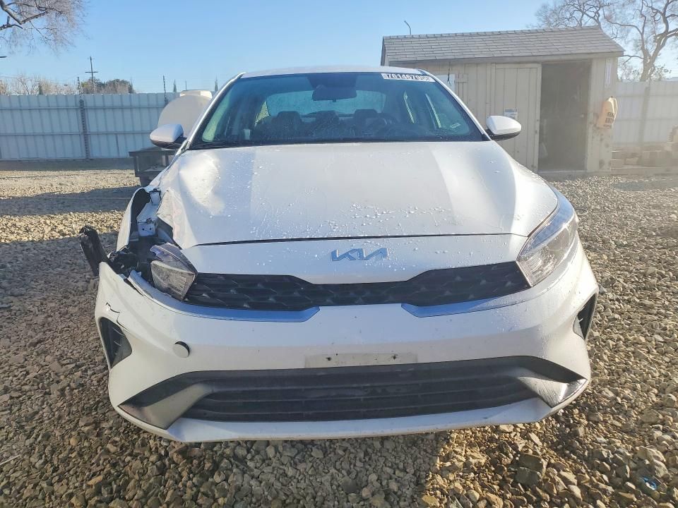 2023 KIA Forte lxs