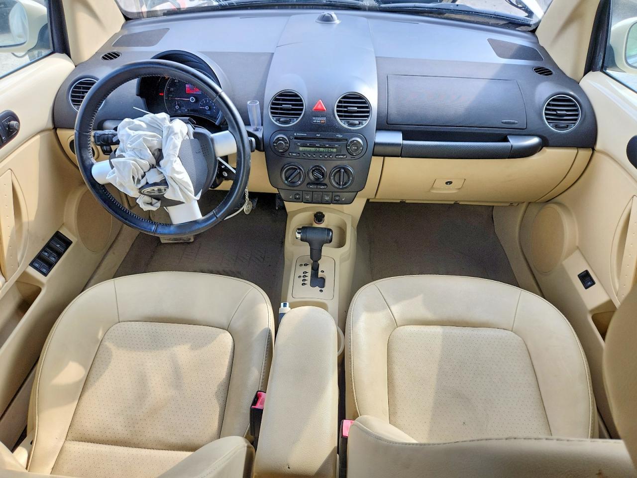 2009 Volkswagen New Beetle s