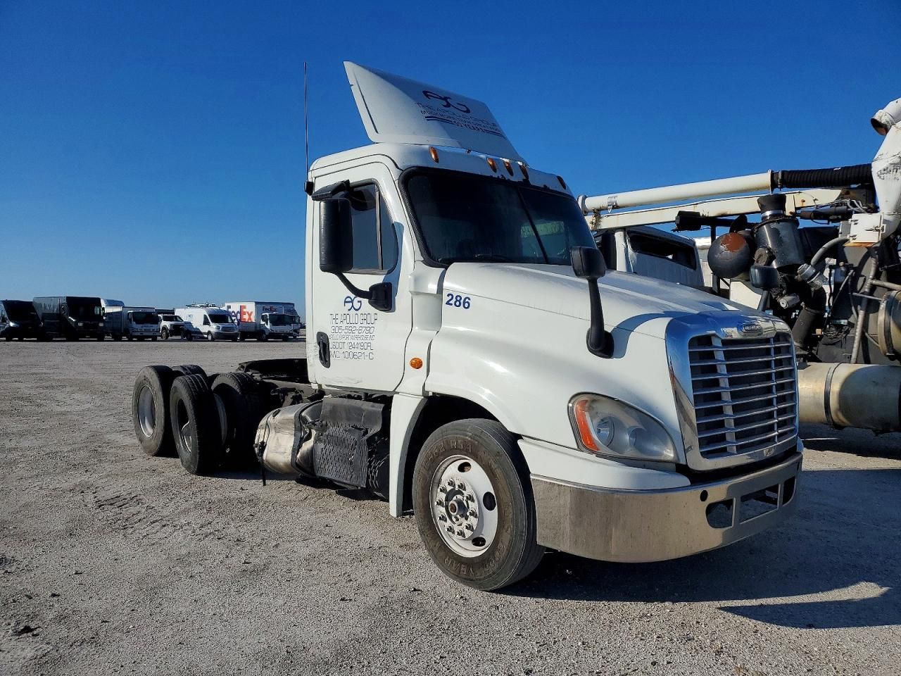 2016 Freightliner Cascadia 125 Semi Truck